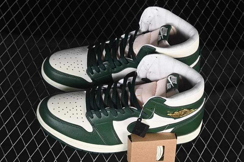 All categories Air Jordan Jordan series basketball shoes Air Jordan 1 High Air Jordan 1 High OG "Fir" AJ1 Joe 1 fir green high-top basketball shoes FD2596-101